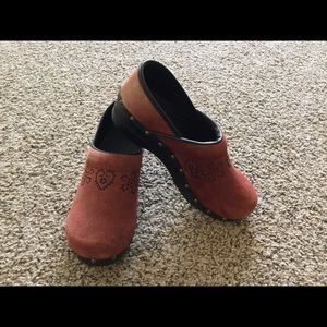 Sanita size 38 Red clog